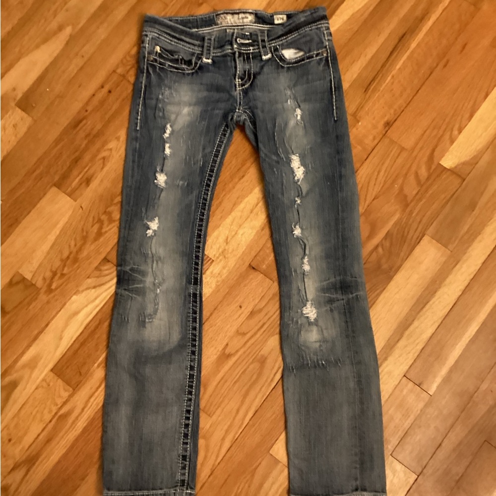 BKE Stella Size 27S Distressed Straight leg Jeans